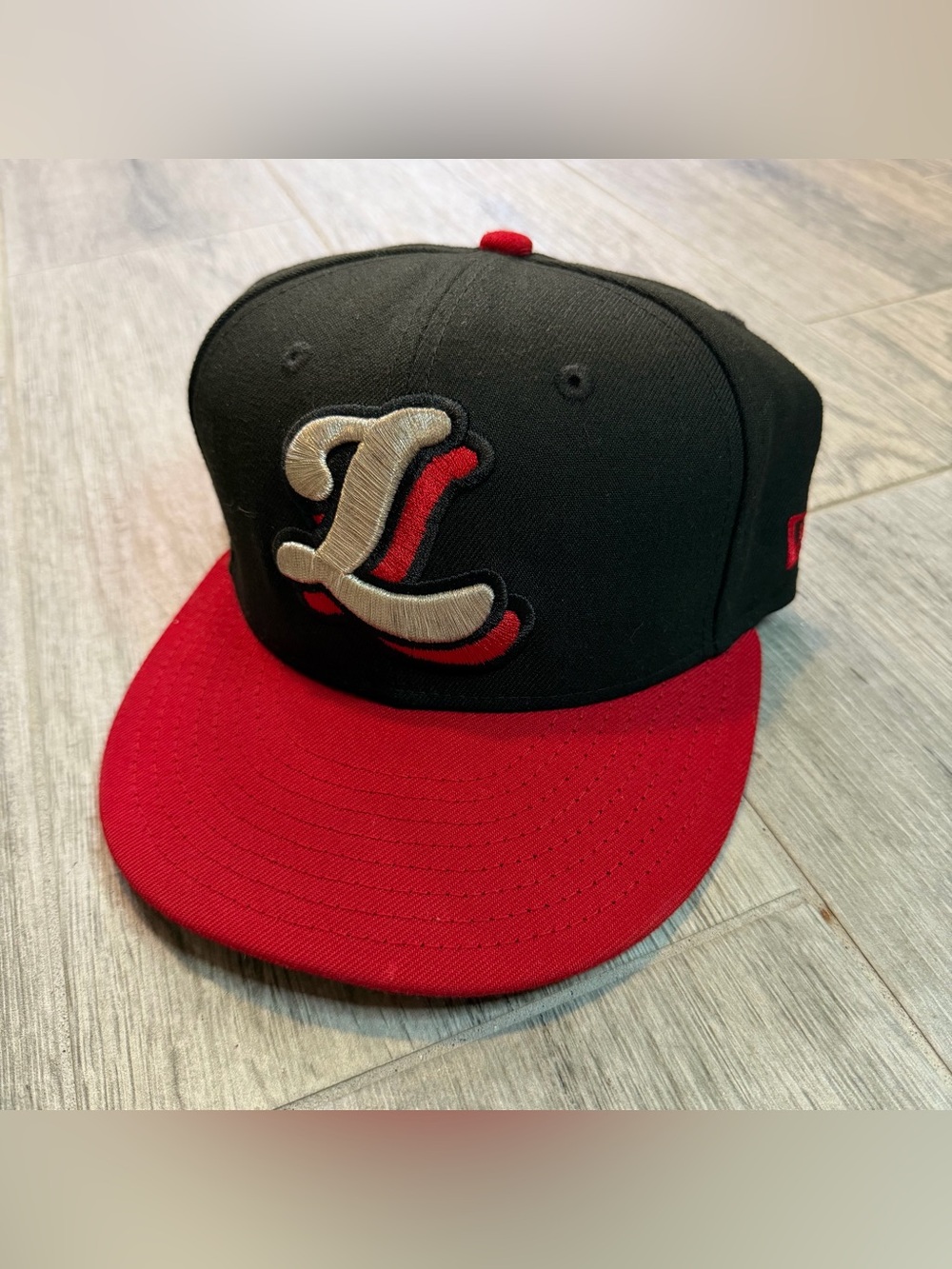 Lansing Lugnuts Hat 71/4 New Era 59FIFTY Black Red Double Script L Fitted Cap